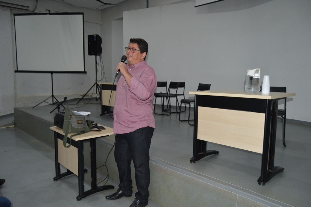 Professor José Carlos explica como será feita as eleições para diretor-geral